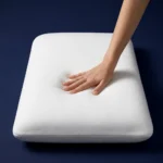 Test de la mousse à mémoire de forme de l'oreiller cervical plat